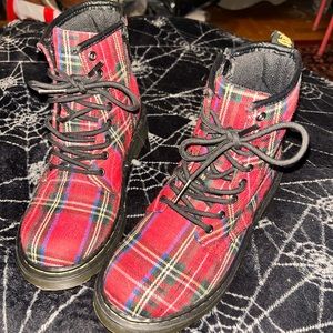 Kids plaid Dr.Martens size UK 2